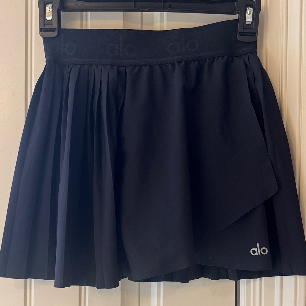 ALO Yoga Women's Elegant Black Skater Skirt